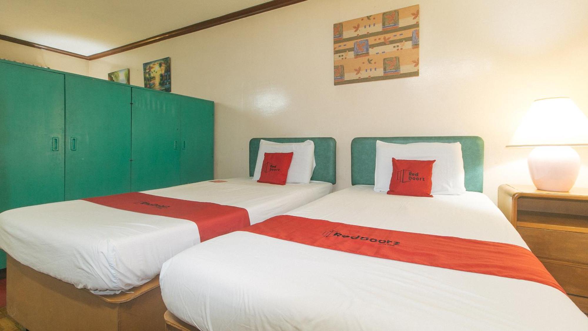 Reddoorz At Broadway Court Apartelle Кесон-Сити Экстерьер фото
