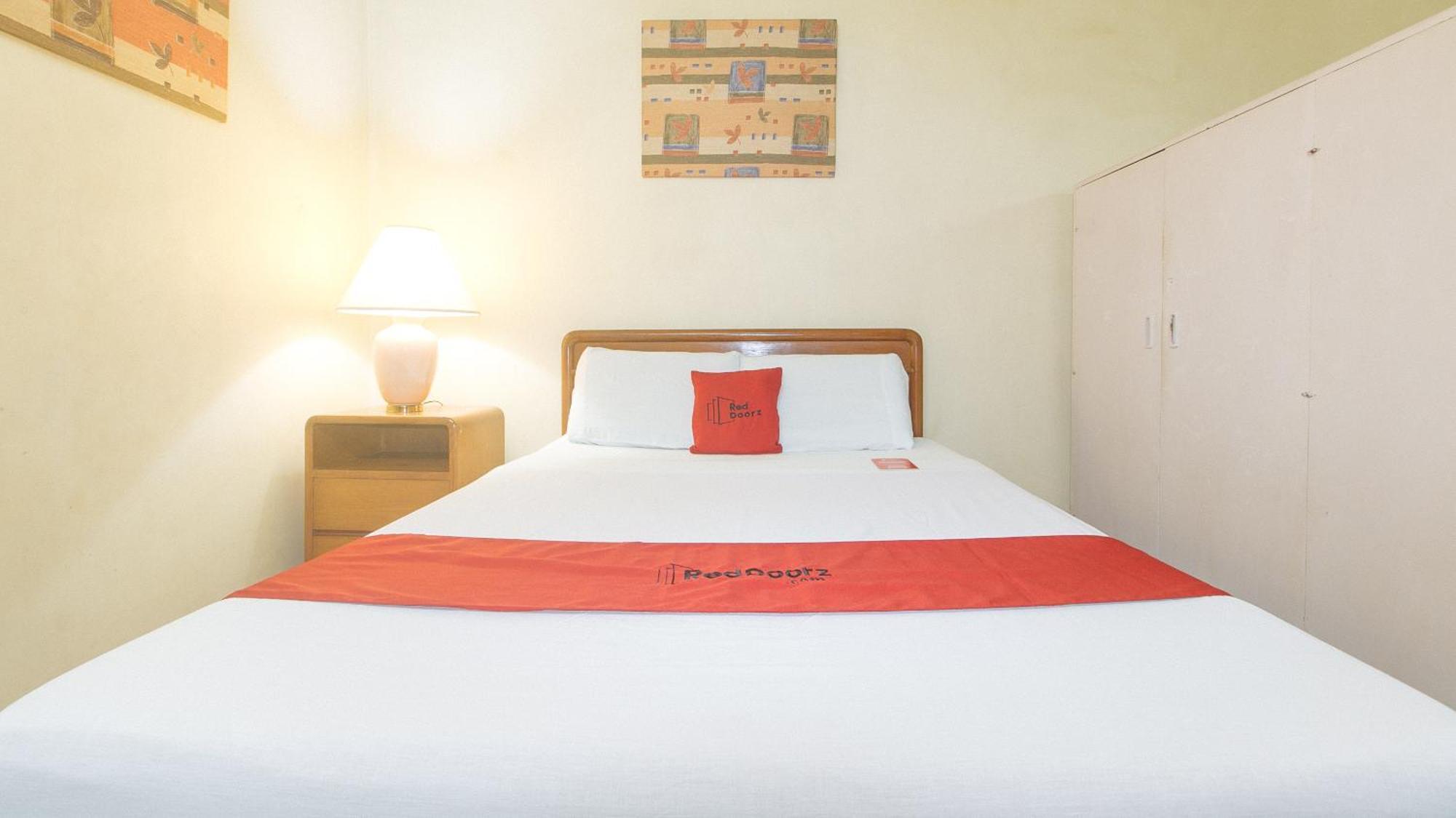 Reddoorz At Broadway Court Apartelle Кесон-Сити Экстерьер фото