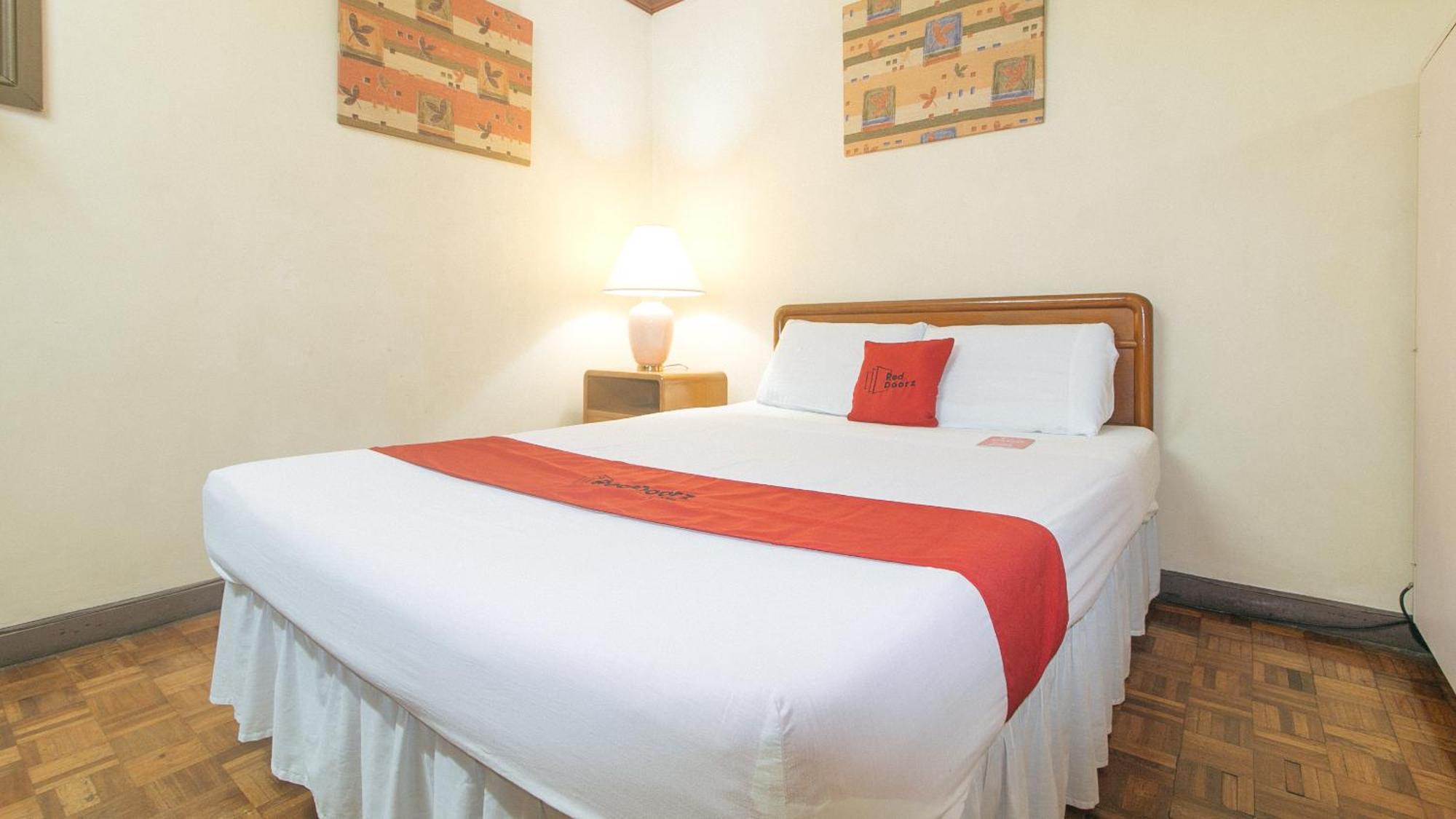 Reddoorz At Broadway Court Apartelle Кесон-Сити Экстерьер фото