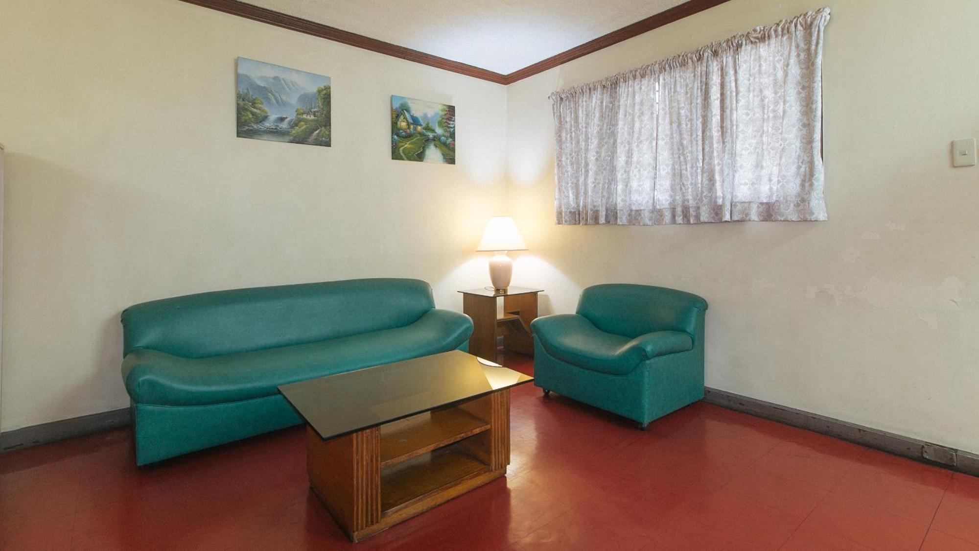 Reddoorz At Broadway Court Apartelle Кесон-Сити Экстерьер фото