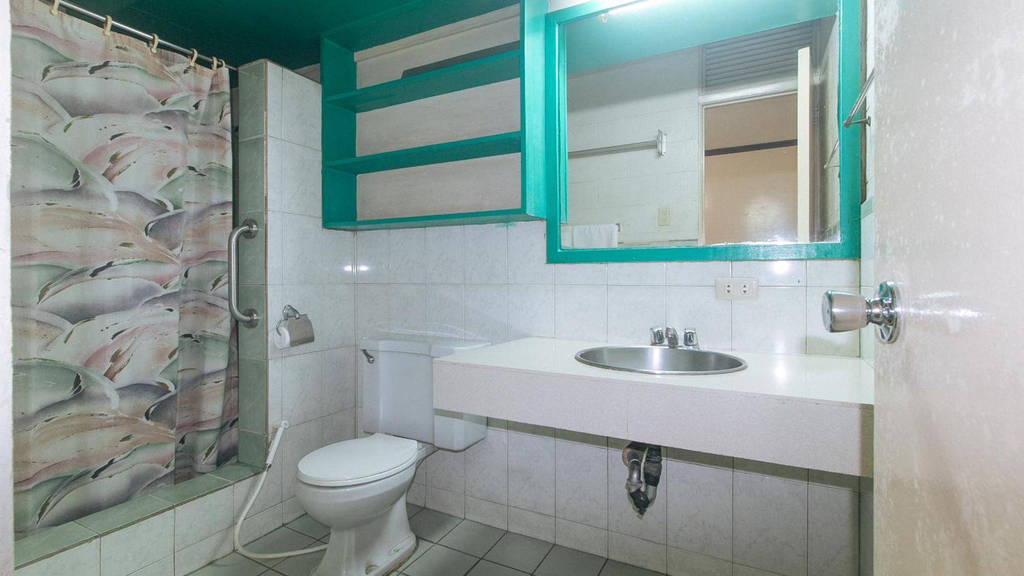 Reddoorz At Broadway Court Apartelle Кесон-Сити Экстерьер фото